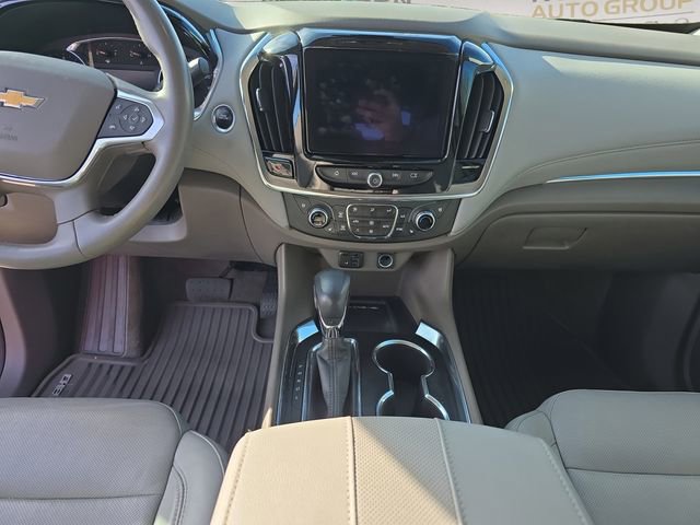 Used 2021 Chevrolet Traverse Premier FWD image 11