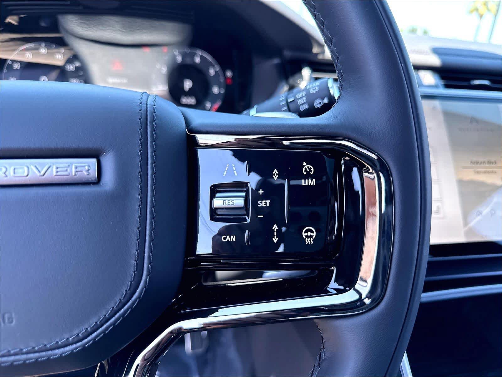 New 2026 Land Rover Range Rover Velar Dynamic SE AWD/4WD image 18