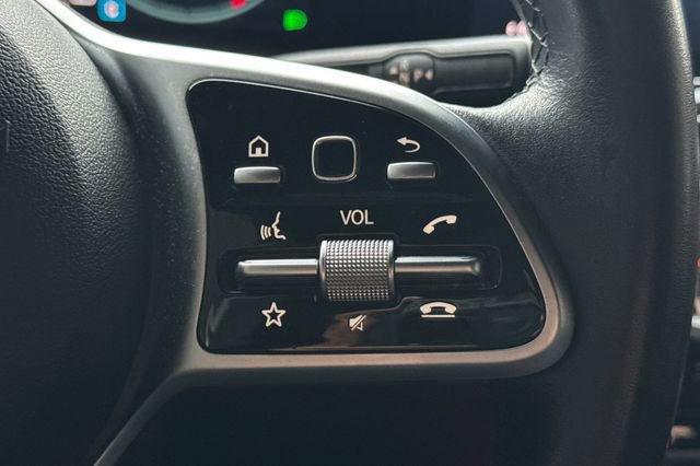 Used 2021 Mercedes-Benz GLB 250 w/ Premium Package image 29