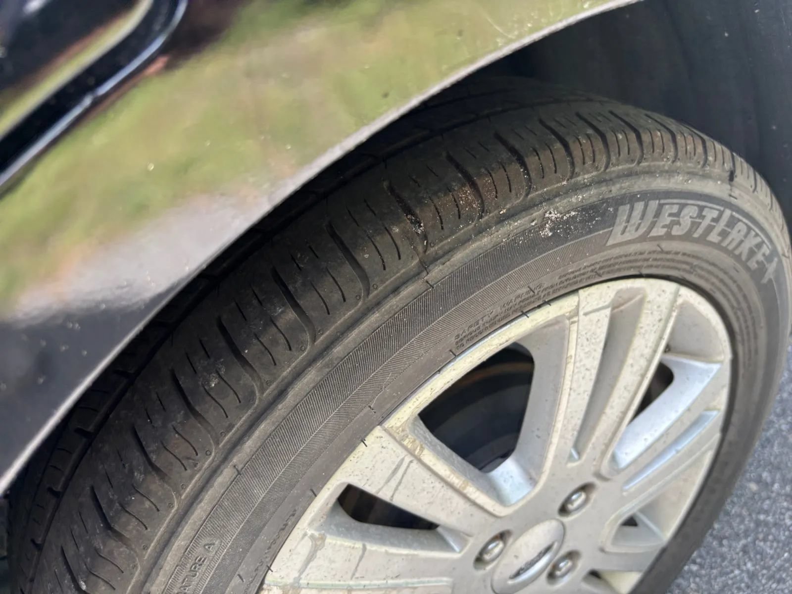 Used 2009 Ford Focus SEL FWD image 24