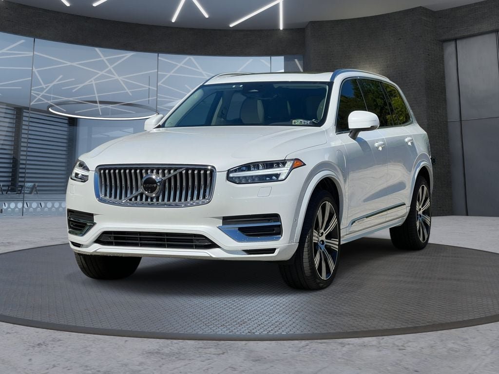 Used 2024 Volvo XC90 T8 Plus w/ Protection Package AWD/4WD image 2