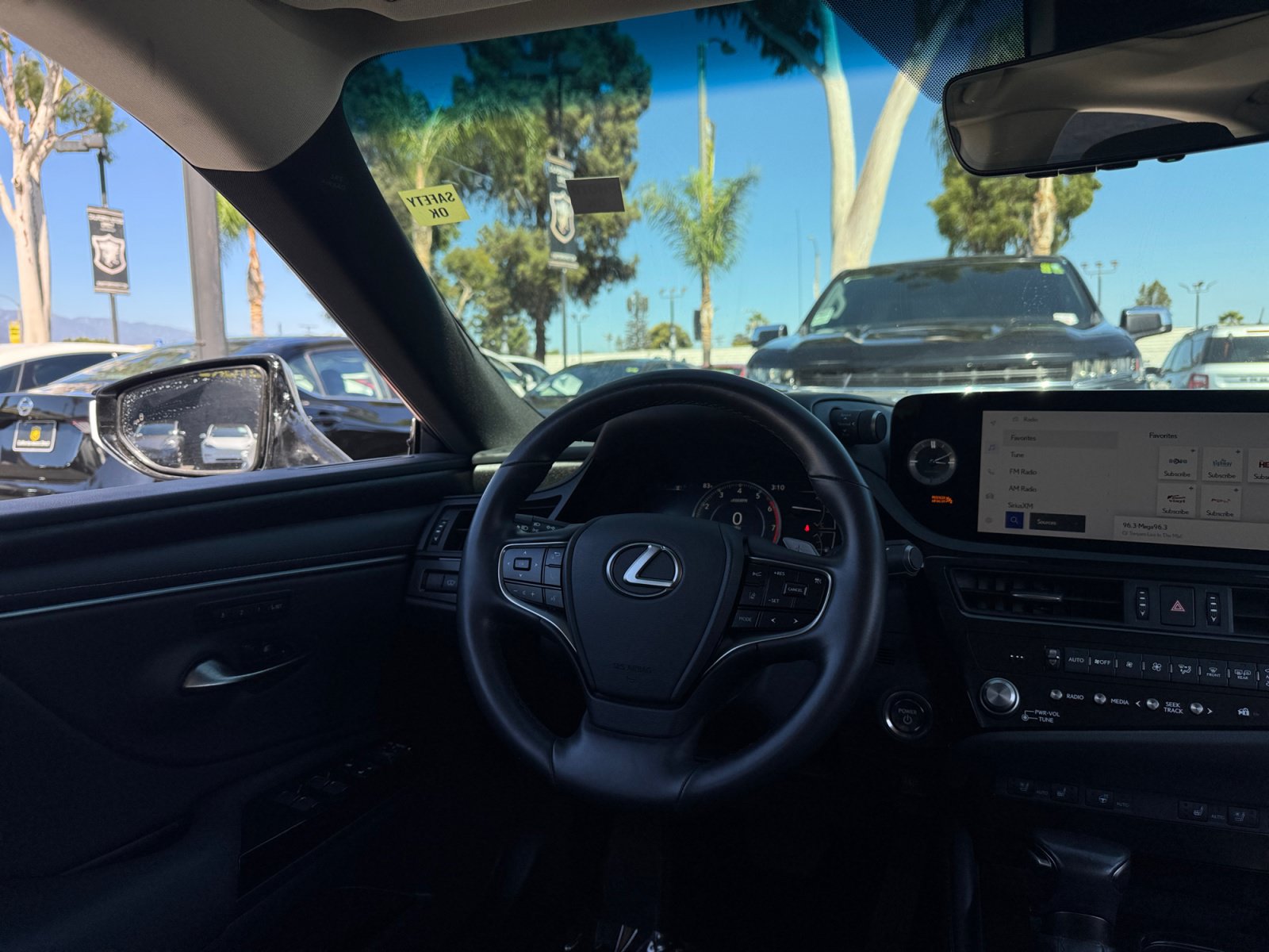 Used 2024 Lexus ES 300h w/ Premium Package FWD image 22