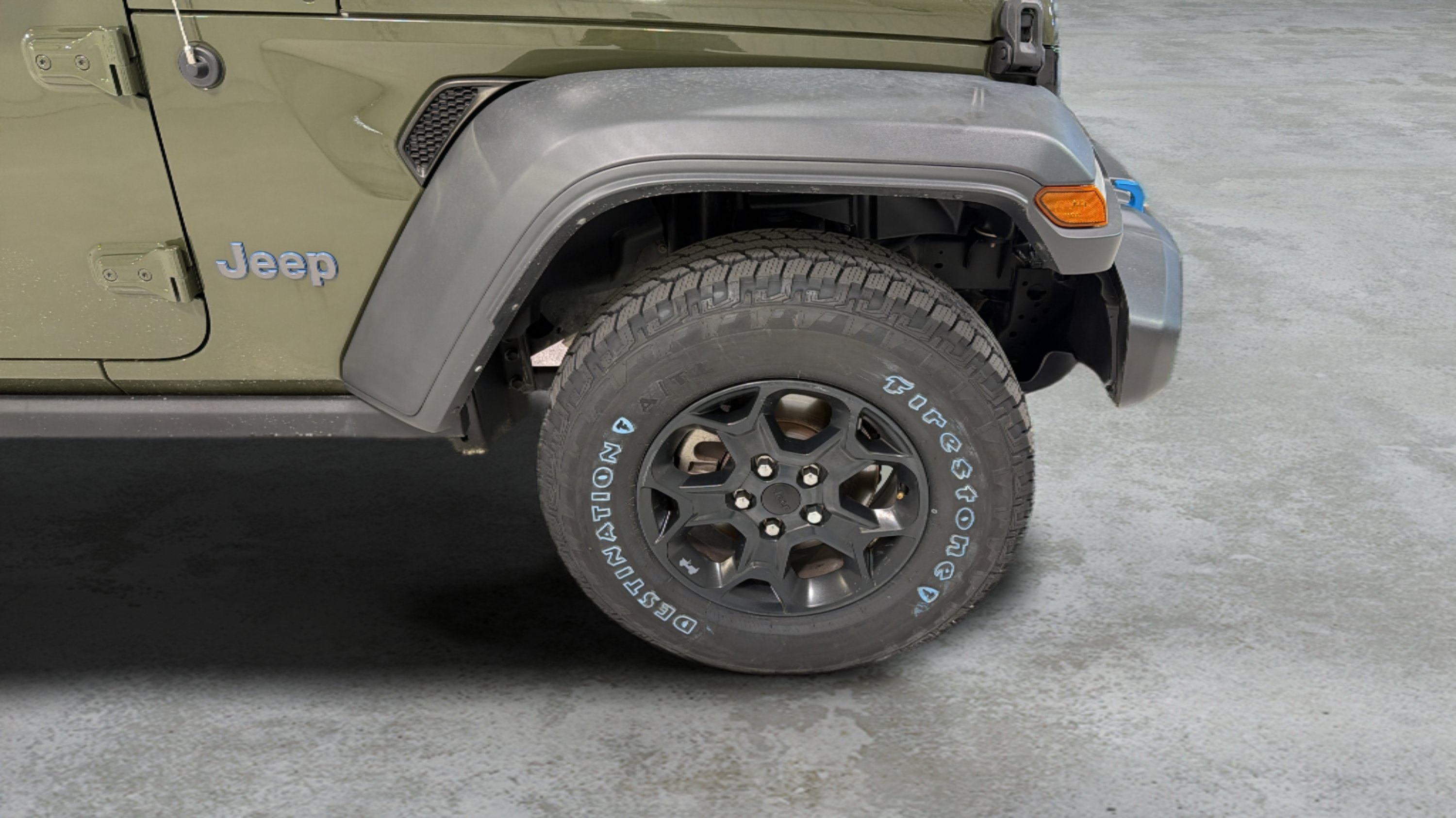 Used 2023 Jeep Wrangler Unlimited w/ Cold Weather Group AWD/4WD image 27