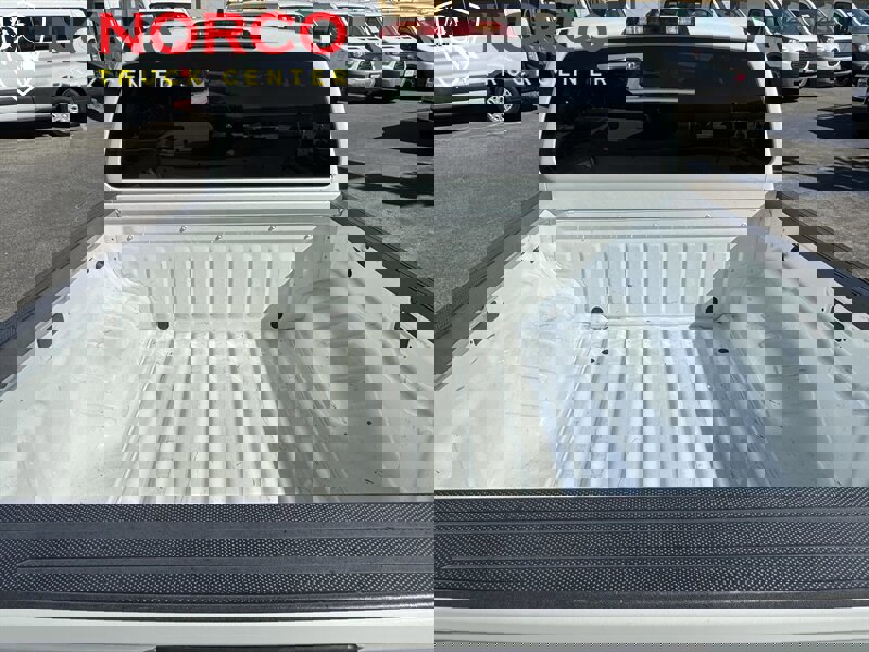 Used 2024 Nissan Frontier SV image 9