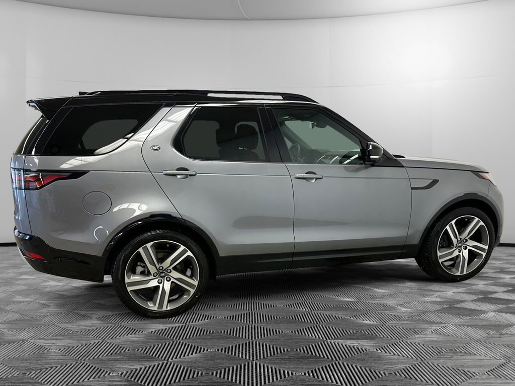 New 2026 Land Rover Discovery Limited Edition image 6