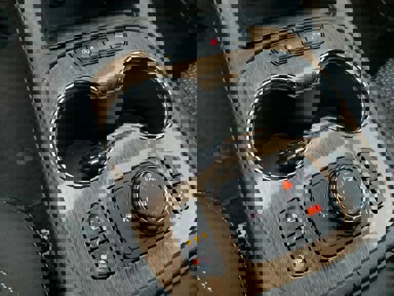 Certified 2023 GMC Acadia SLE w/ Driver Convenience Package image 14