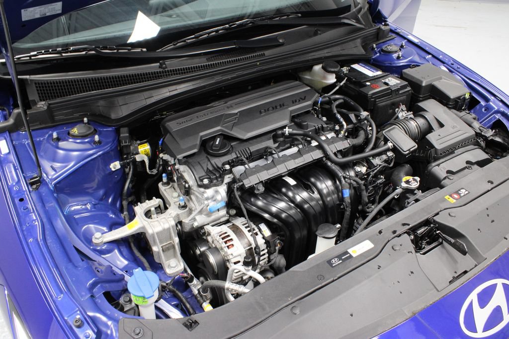 Used 2025 Hyundai Elantra Sport FWD image 14