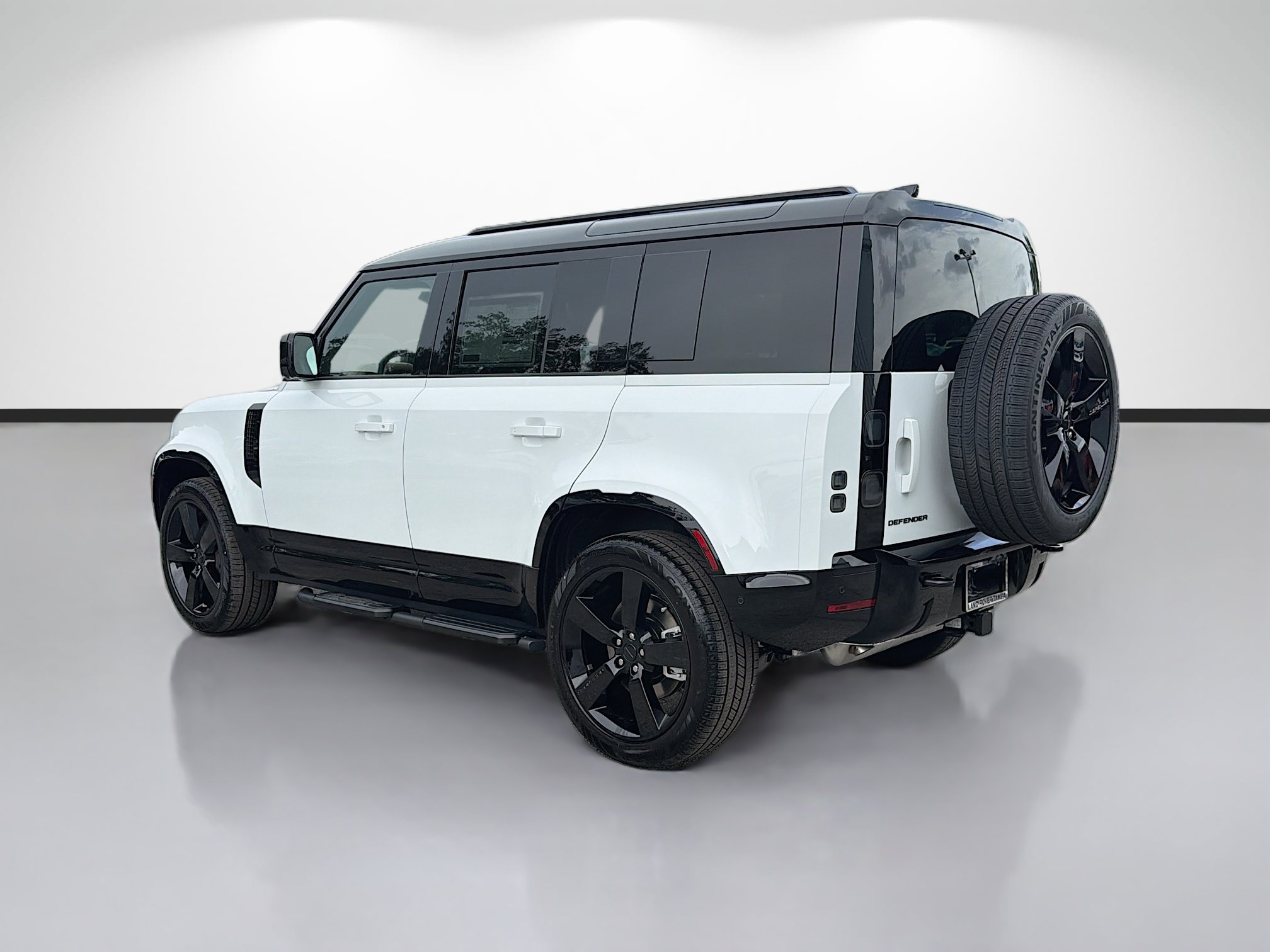New 2026 Land Rover Defender 110 X-Dynamic SE AWD/4WD image 3