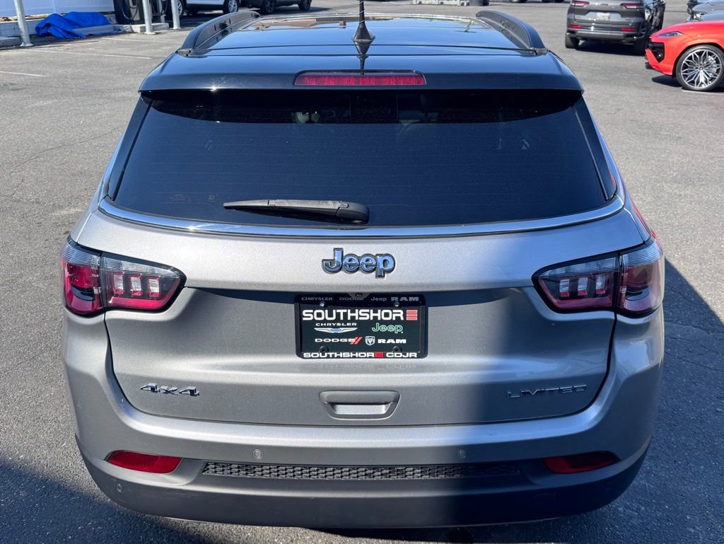 Used 2023 Jeep Compass Limited w/ Sun and Sound Group AWD/4WD image 6