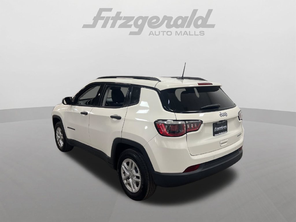Used 2018 Jeep Compass Sport w/ Tech Group FWD image 3