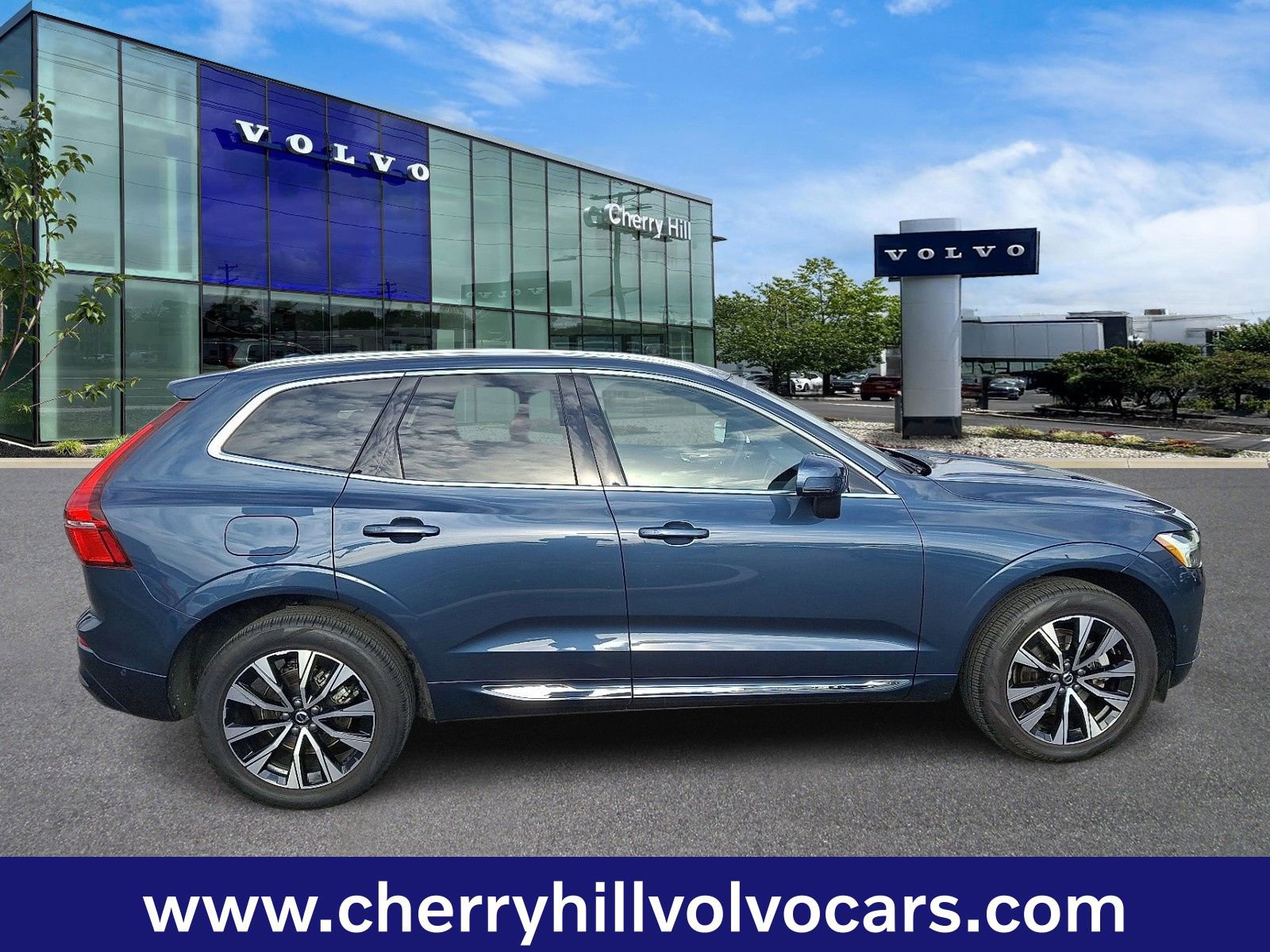 Certified 2023 Volvo XC60 B5 Plus image 8