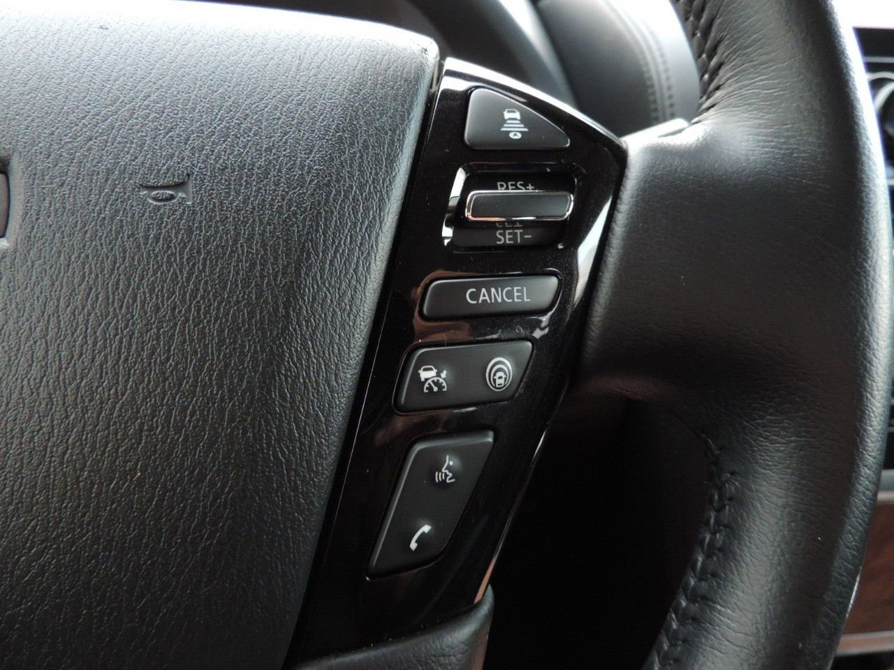 Used 2022 Nissan Armada SL image 30