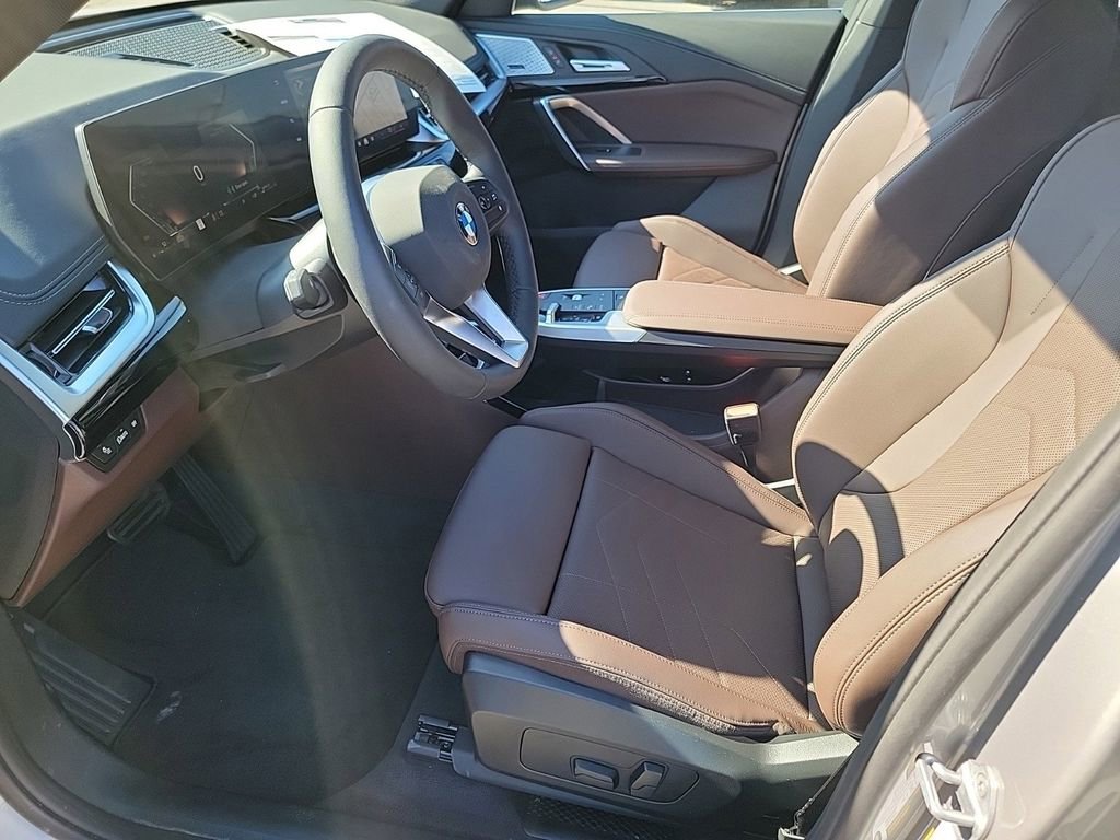 Certified 2025 BMW X1 xDrive28i w/ Convenience Package image 7