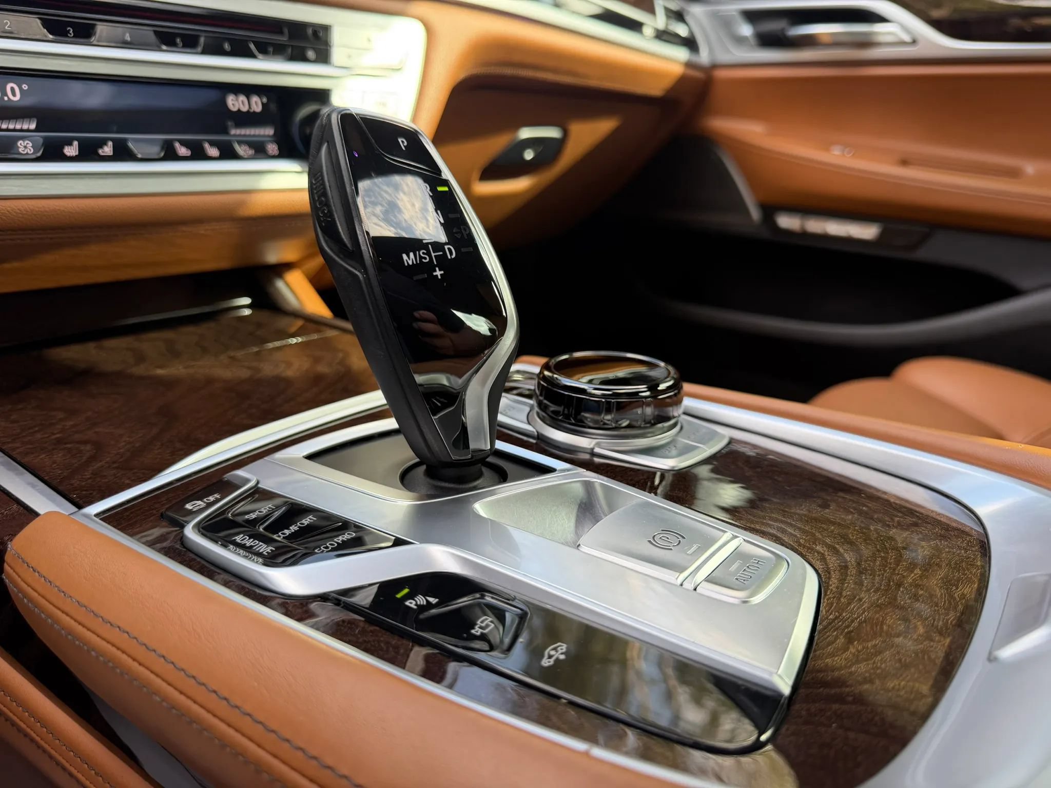 Used 2017 BMW 750i RWD image 39