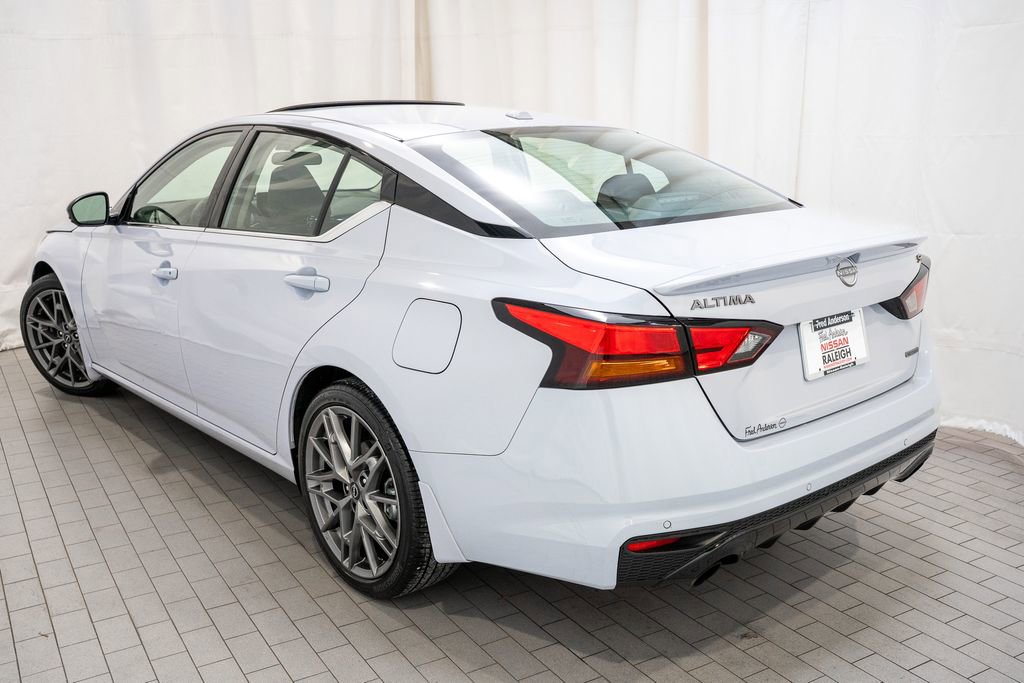 Certified 2024 Nissan Altima 2.0 SR image 4
