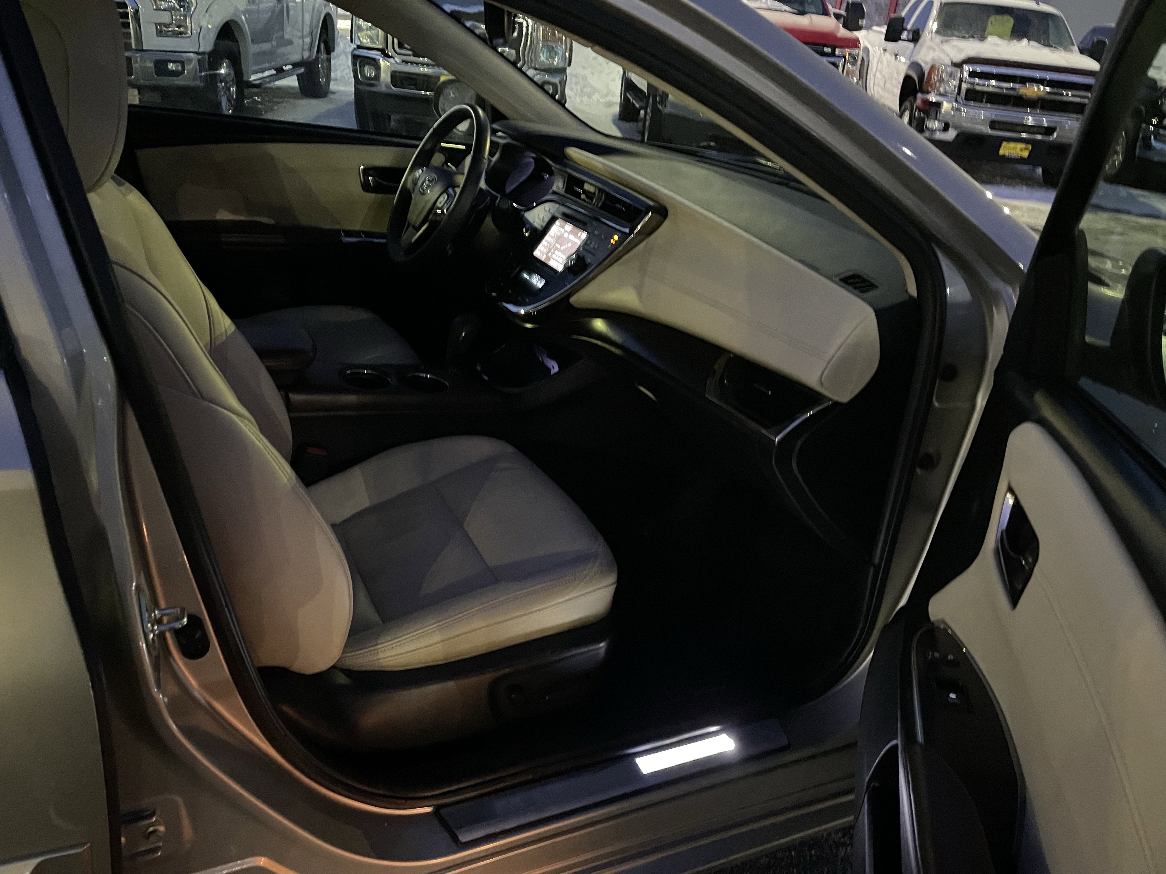 Used 2017 Toyota Avalon XLE Premium w/ Protection Package image 30