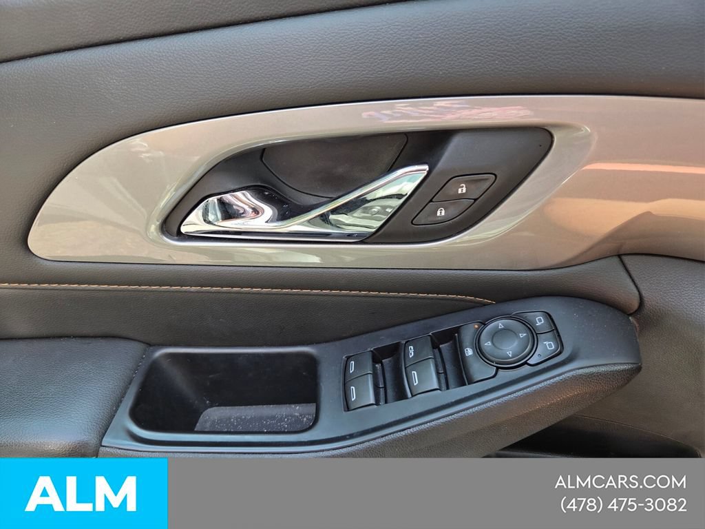 Used 2020 Chevrolet Traverse LT FWD image 30