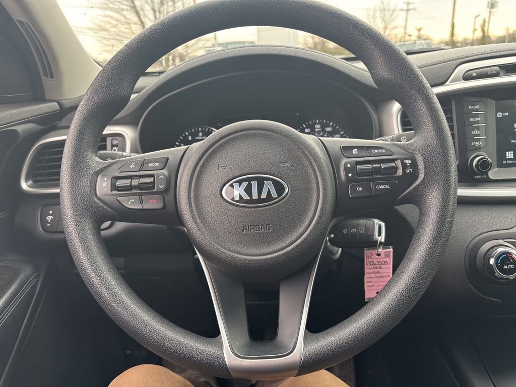 Used 2018 Kia Sorento LX image 16