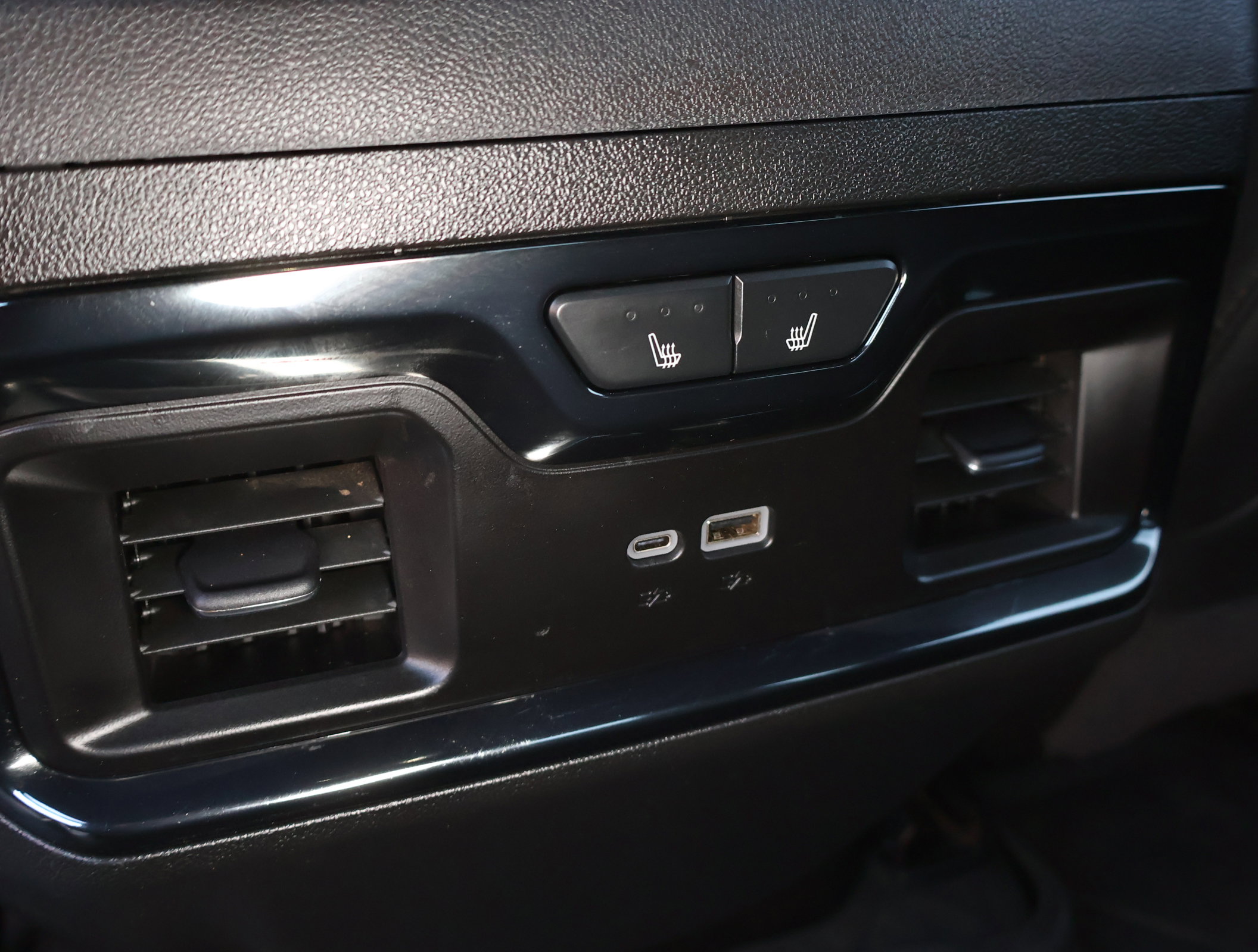 Certified 2025 Chevrolet Silverado 2500 ZR2 w/ Technology Package image 27