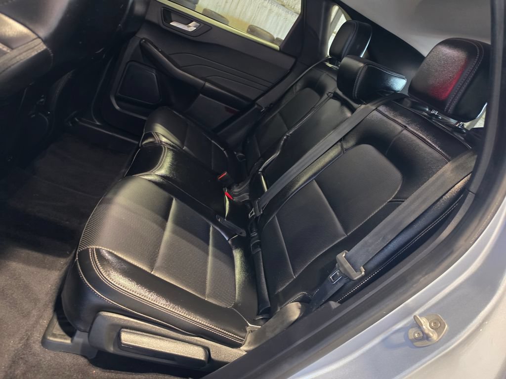 Used 2022 Ford Escape Titanium AWD/4WD image 7