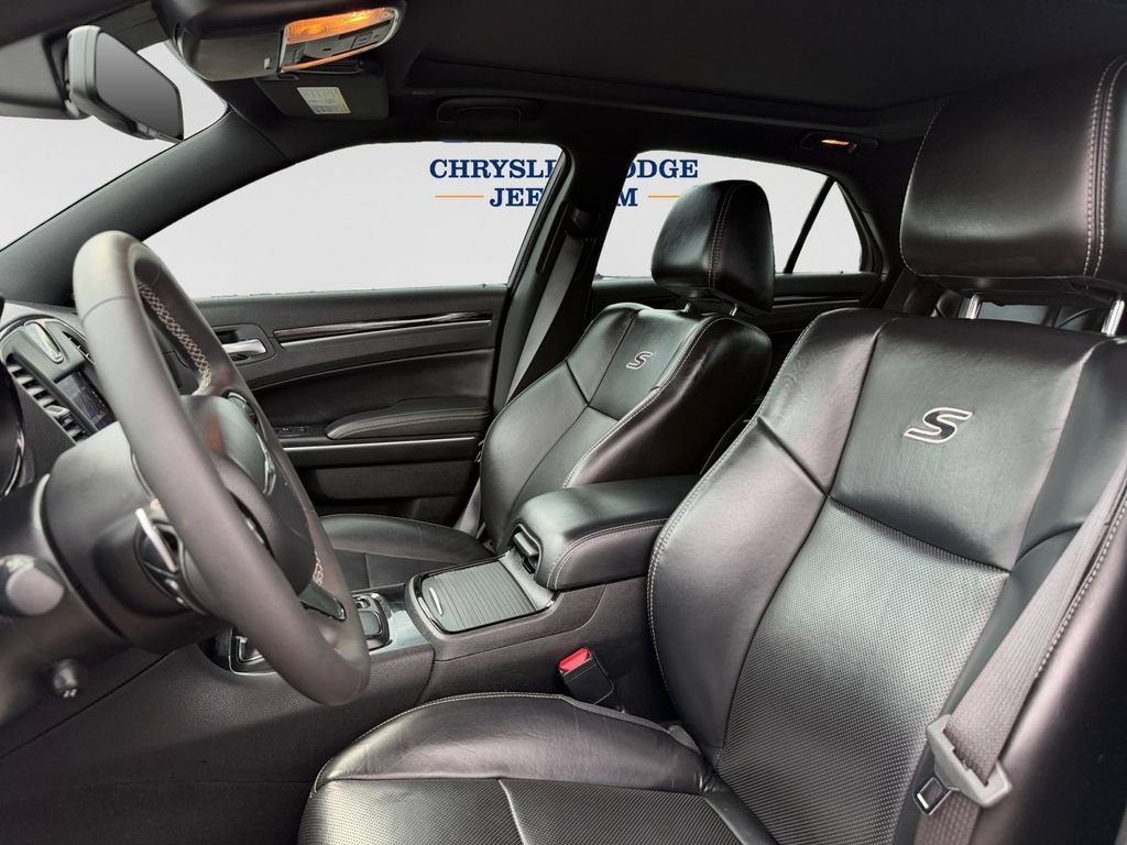 Used 2023 Chrysler 300 S w/ Comfort Group RWD image 11