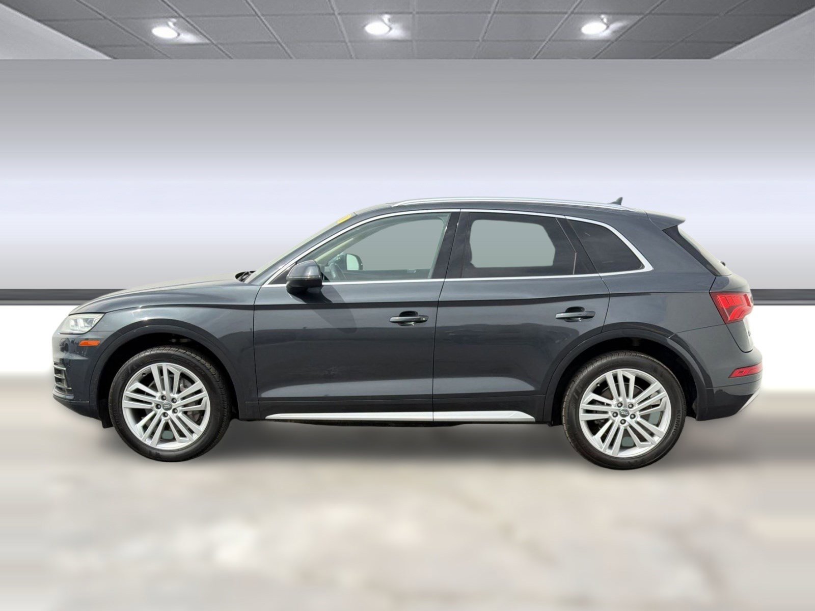 Used 2018 Audi Q5 2.0T Premium Plus w/ Premium Plus Package image 2