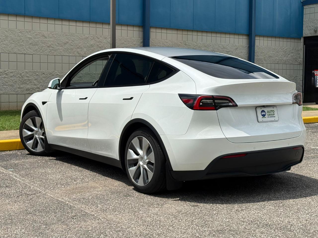 Used 2021 Tesla Model Y Long Range AWD/4WD image 7