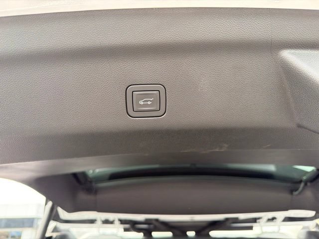Used 2026 GMC Yukon AT4 Ultimate w/ LPO, Floor Liner Package AWD/4WD image 18