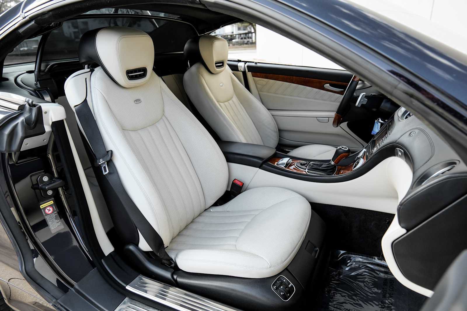 Used 2011 Mercedes-Benz SL 550 image 29