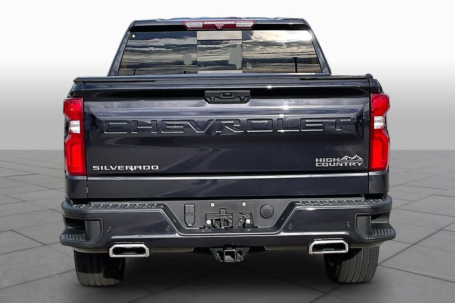 Used 2022 Chevrolet Silverado 1500 High Country w/ High Country Premium Package AWD/4WD image 5