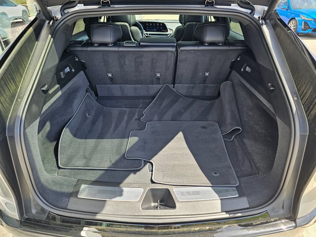 Used 2025 Cadillac Lyriq Sport RWD image 13
