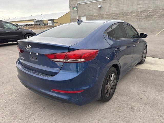 Used 2017 Hyundai Elantra SE image 3