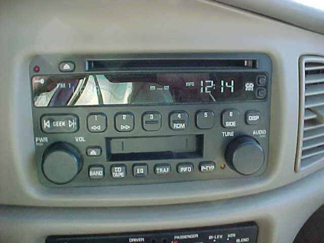 Used 2004 Buick Century Custom image 25