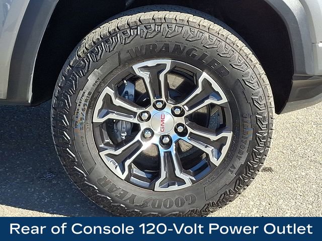Used 2025 GMC Canyon AT4 image 9