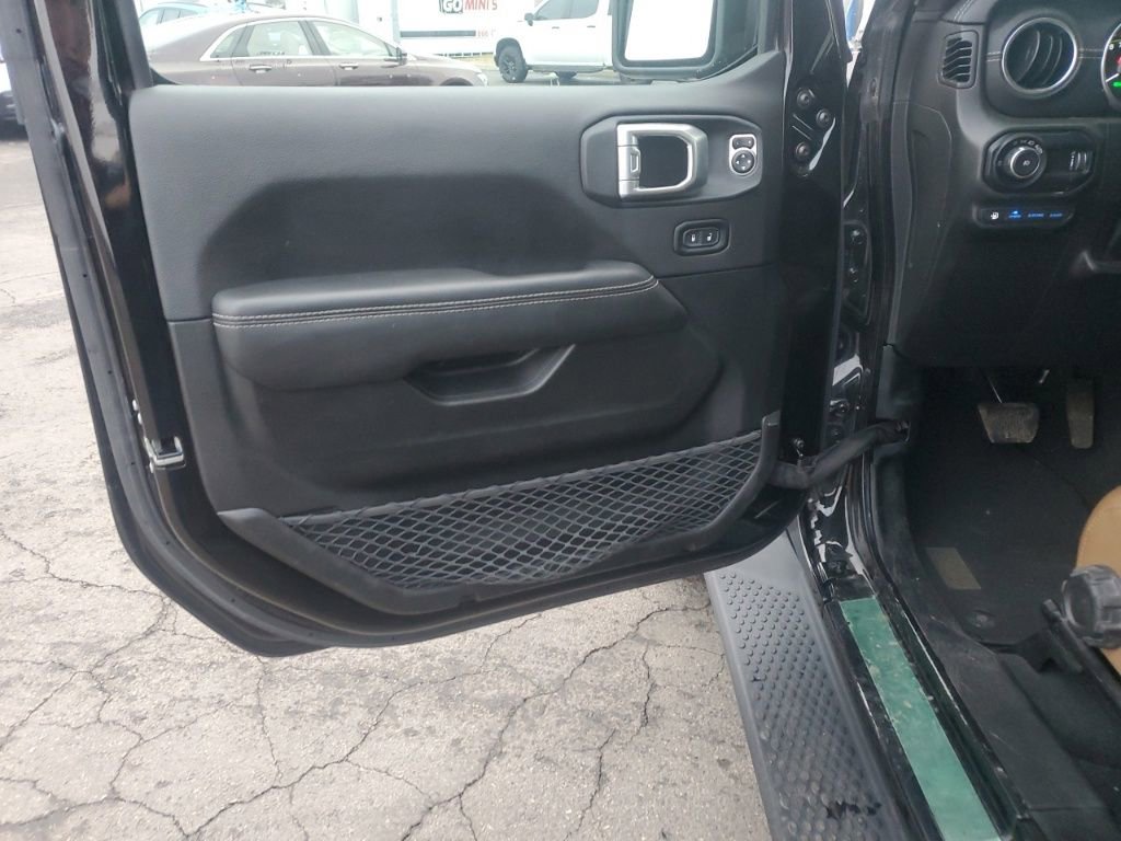 Used 2023 Jeep Wrangler Unlimited Sahara w/ Safety Group image 13