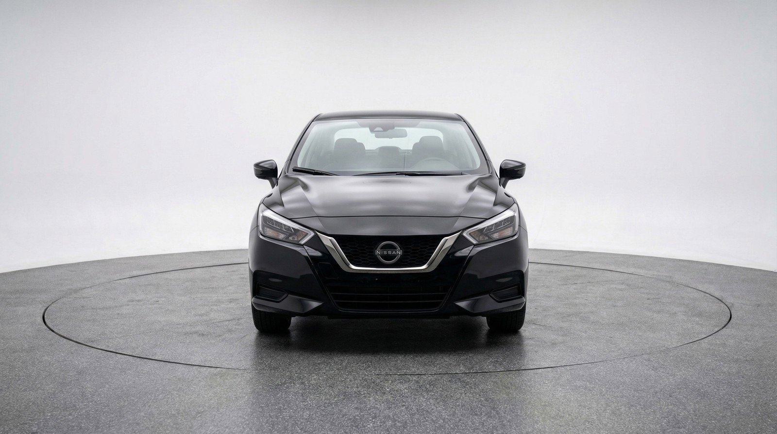 Used 2025 Nissan Versa SV FWD image 2