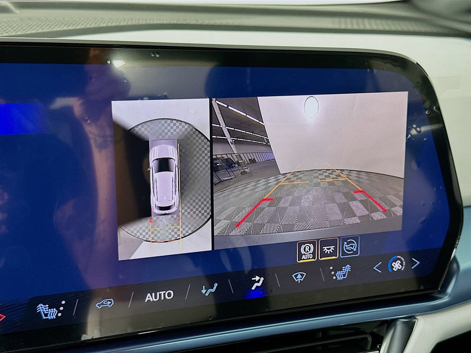 New 2026 Chevrolet Equinox EV LT AWD/4WD image 15