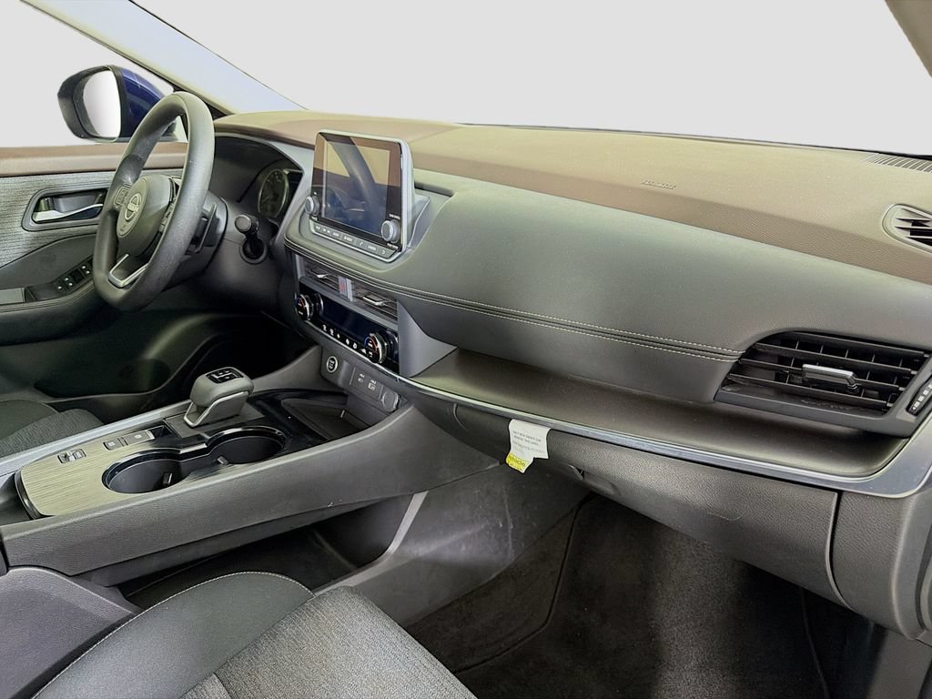 Used 2023 Nissan Rogue SV FWD image 30