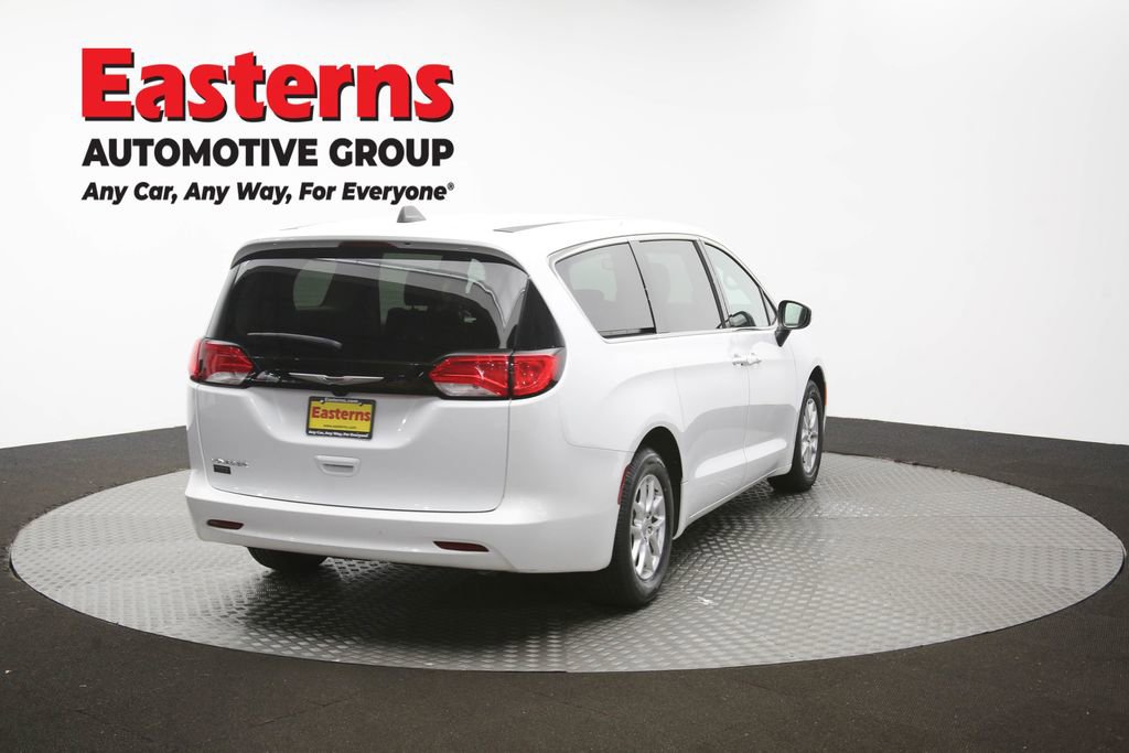 Used 2023 Chrysler Voyager LX FWD image 38