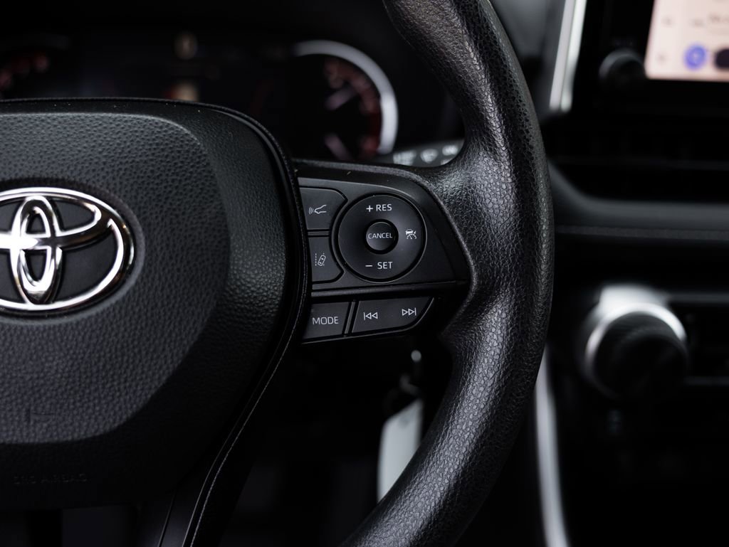 Used 2024 Toyota RAV4 LE AWD/4WD image 14
