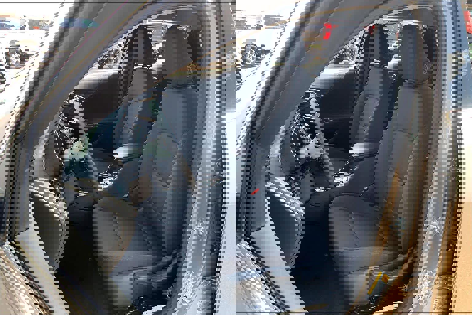 Used 2025 Chevrolet Malibu LS FWD image 8