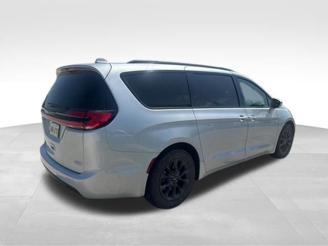 Used 2022 Chrysler Pacifica Touring-L FWD image 12