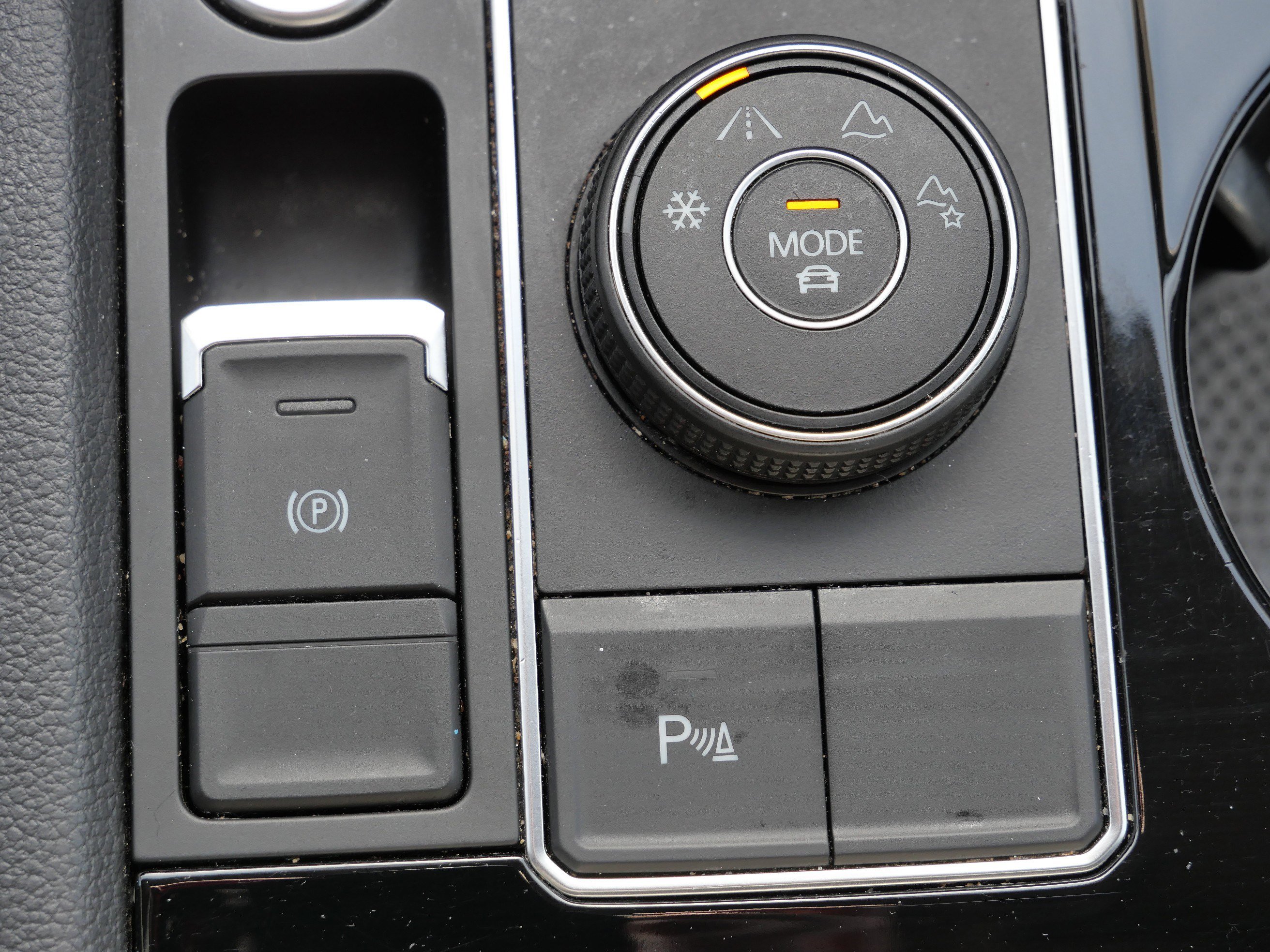 Certified 2023 Volkswagen Atlas SEL AWD/4WD image 29