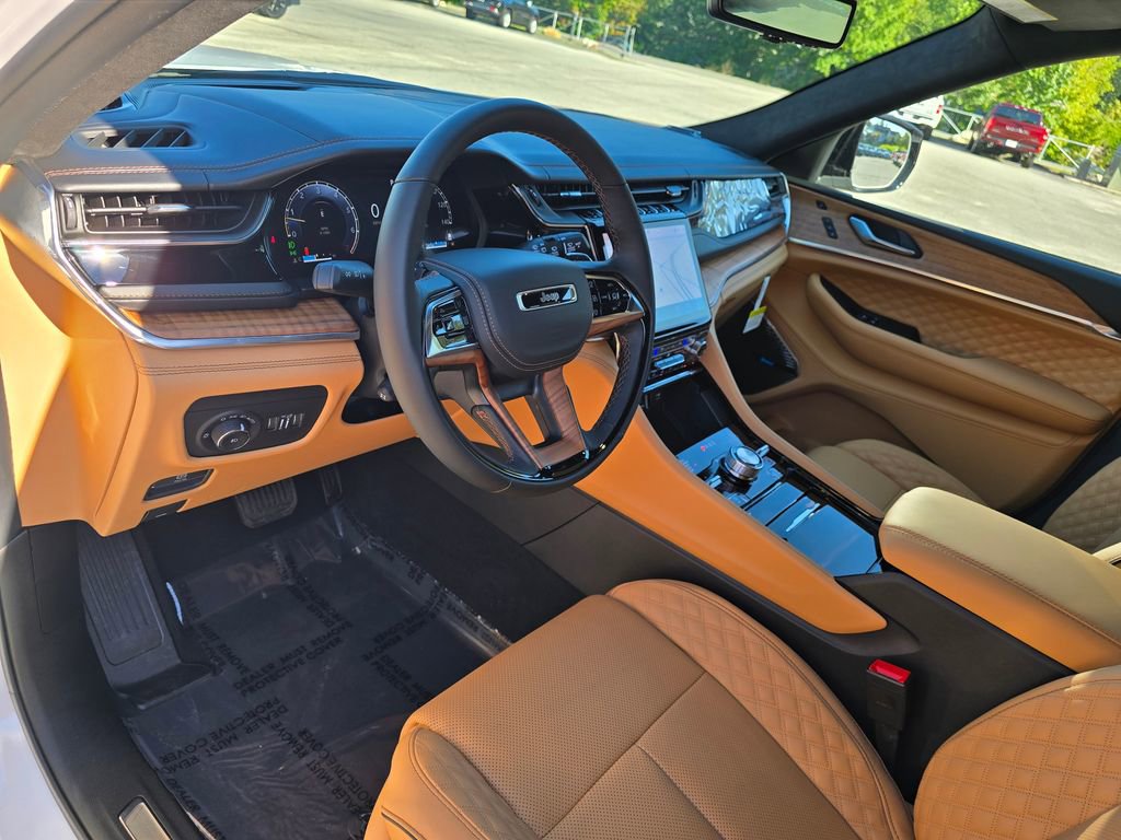 New 2025 Jeep Grand Cherokee Summit image 22