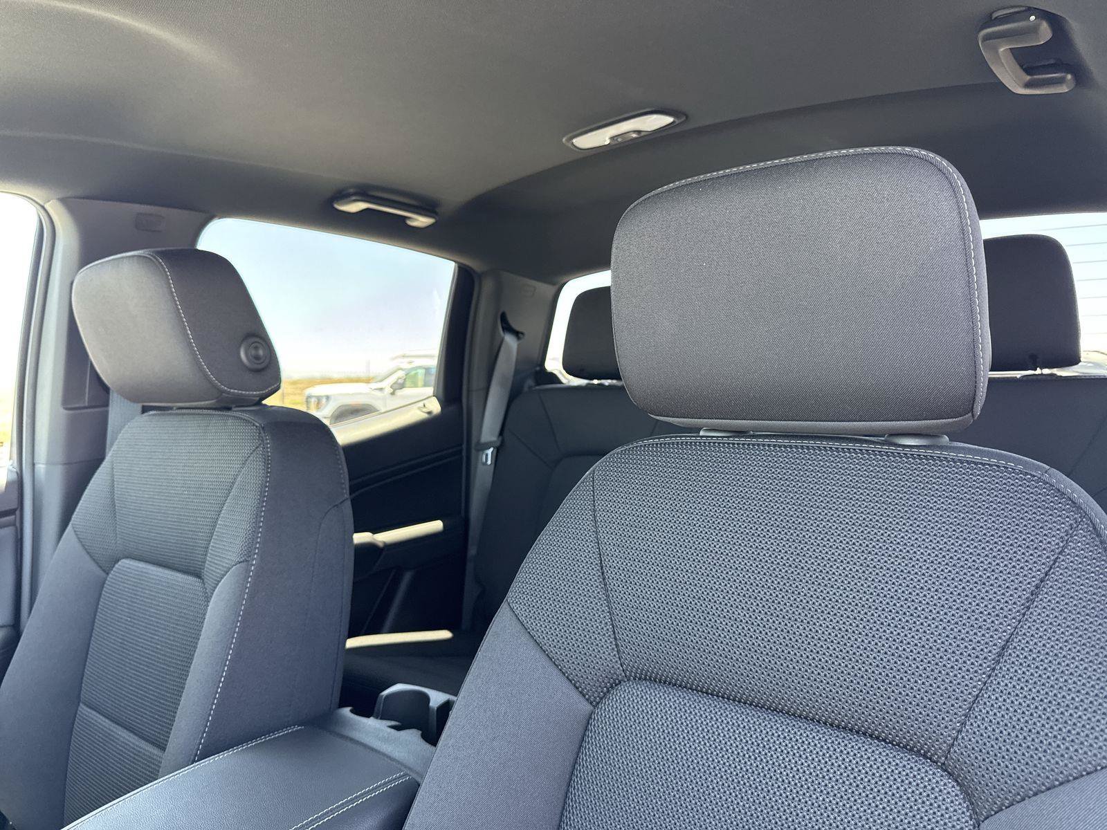 New 2026 GMC Canyon Elevation w/ LPO, Black Badging Package RWD image 21