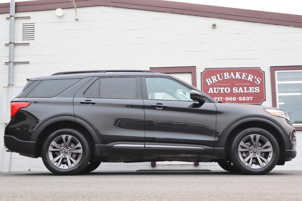 Used 2024 Ford Explorer XLT AWD/4WD image 8