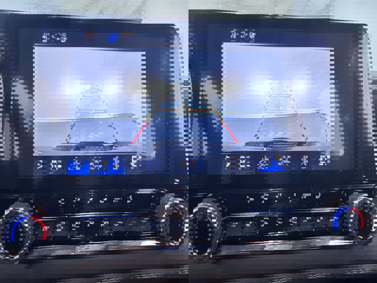 Used 2024 Chevrolet Colorado LT w/ LT Convenience Package III image 25