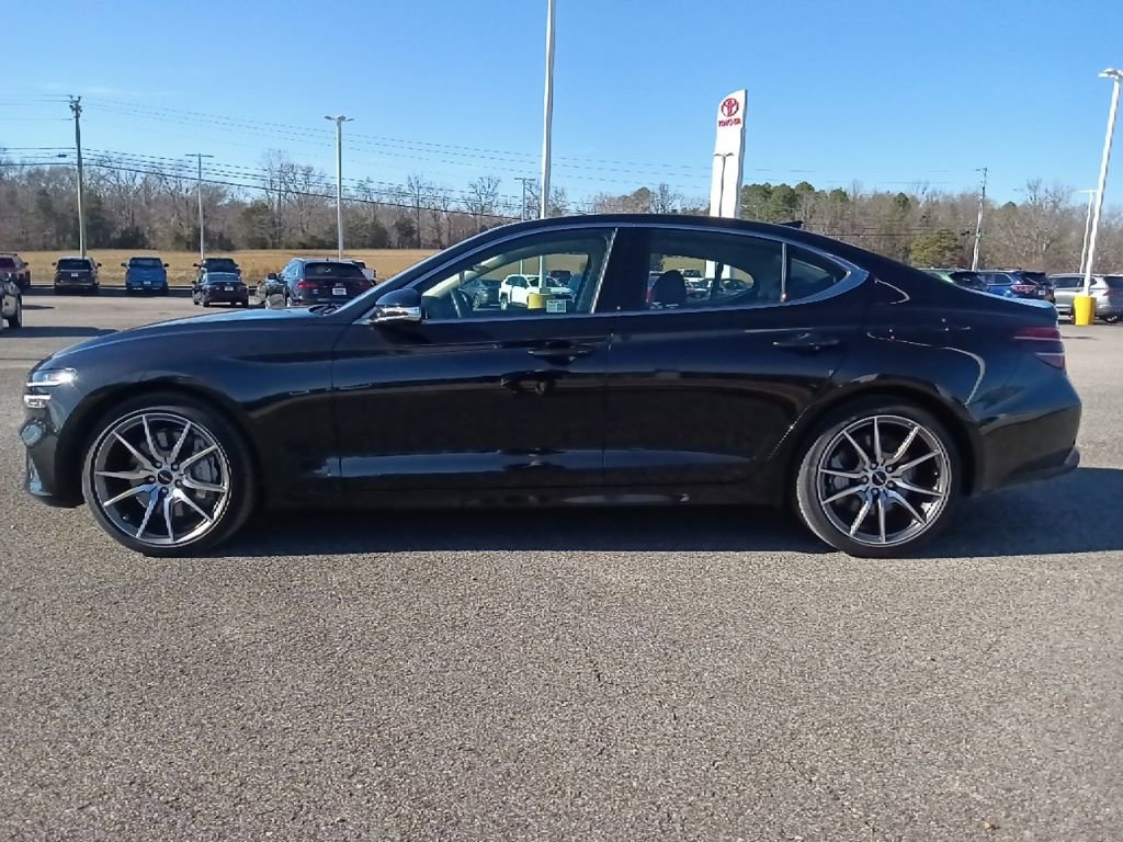 Used 2025 Genesis G70 2.5T image 6