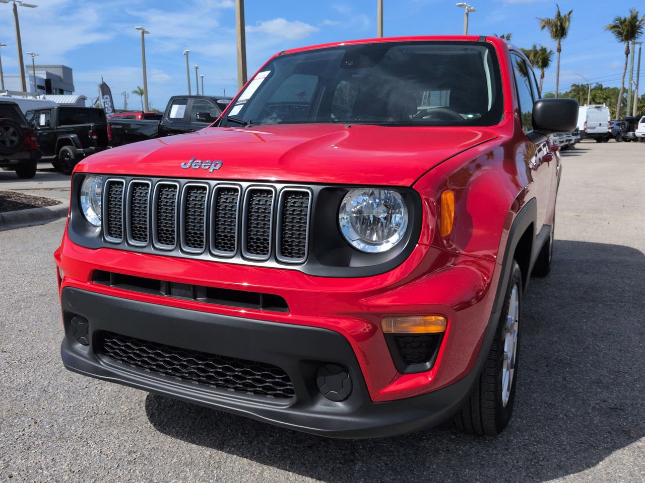 Used 2023 Jeep Renegade Latitude AWD/4WD image 9