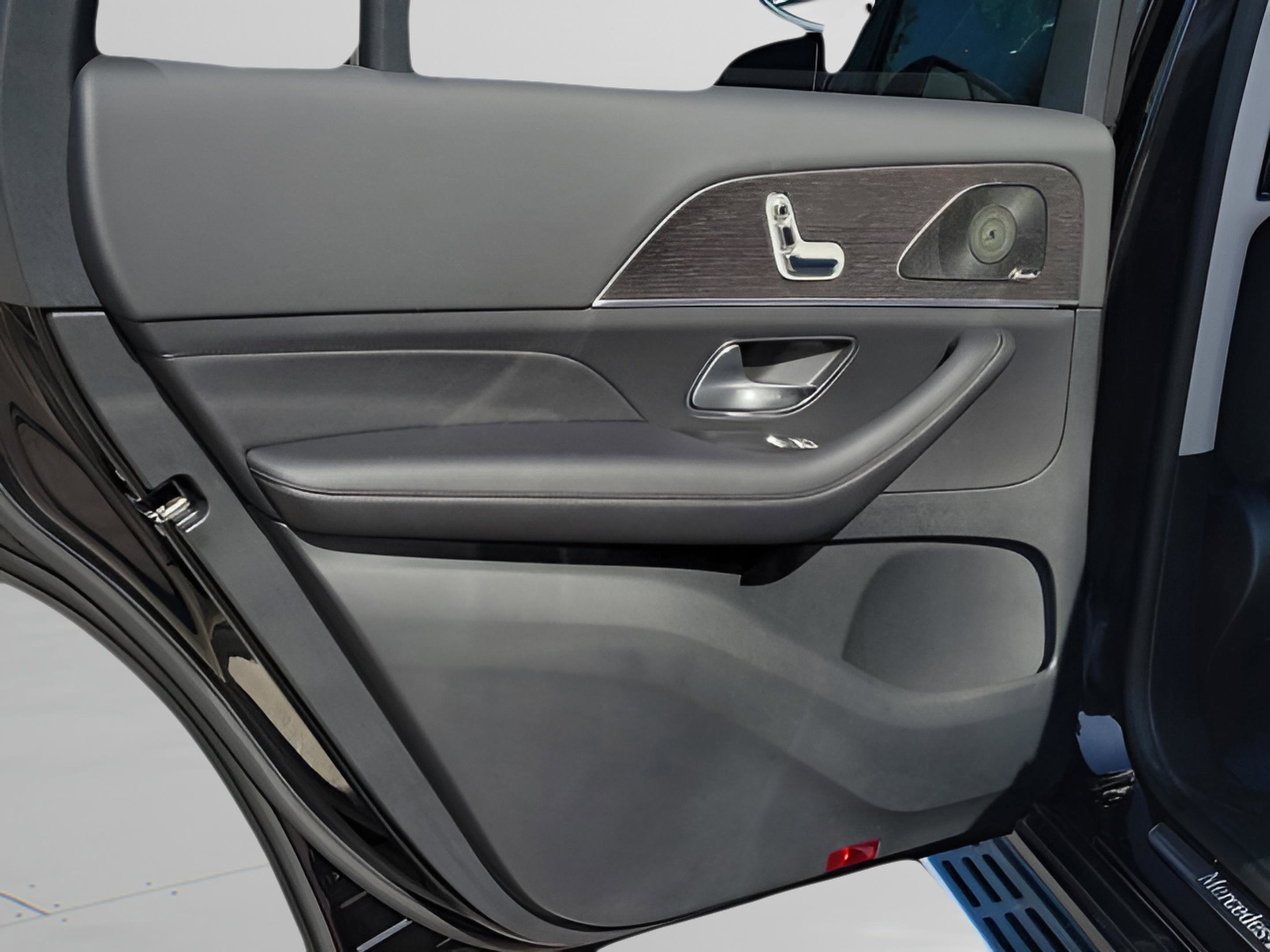 Certified 2026 Mercedes-Benz GLS 450 4MATIC image 8